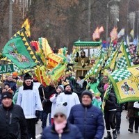 Mieszkańcy biorący udział w Orszaku.